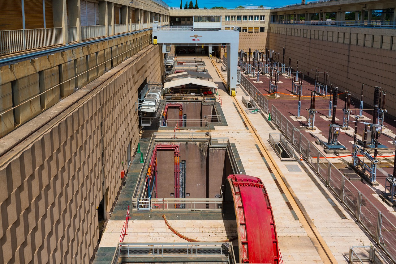 探索哈密市防水建材厂，联系信息与行业洞察
